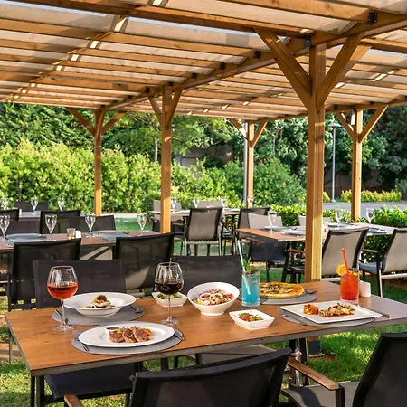 Ibis Tuzla 3*