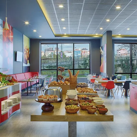호텔 Ibis Istanbul Tuzla 3*